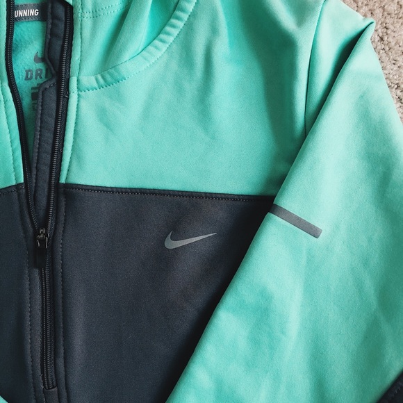 women’s dri-fit running half-zip - Picture 2 of 4